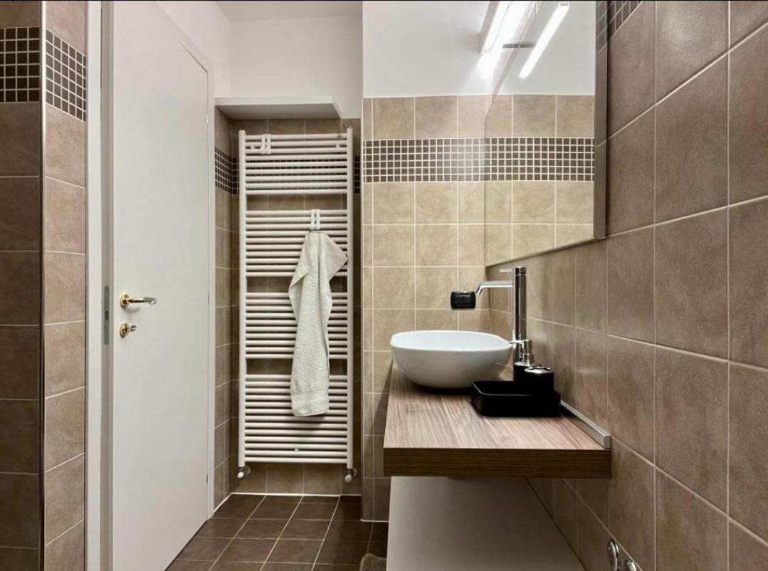 Suite Moroni Apartment แบร์กาโม ภายนอก รูปภาพ