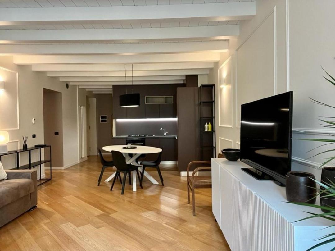Suite Moroni Apartment แบร์กาโม ภายนอก รูปภาพ